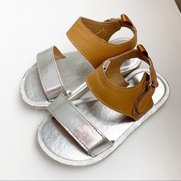 Oshkosh size 7t sandals - Picture 1 of 6